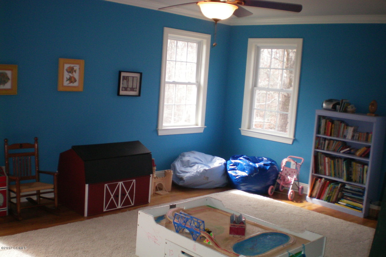 211 Barkside Ln, New Bern, NC 28562