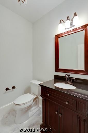 4304 37th Rd N, Arlington, VA 22207